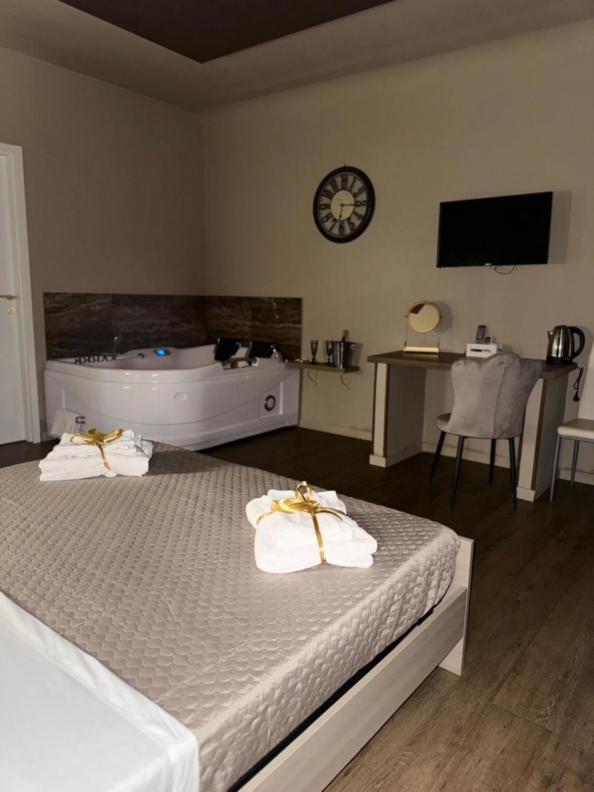 Bibi Rooms And Suite Palermo Exterior foto