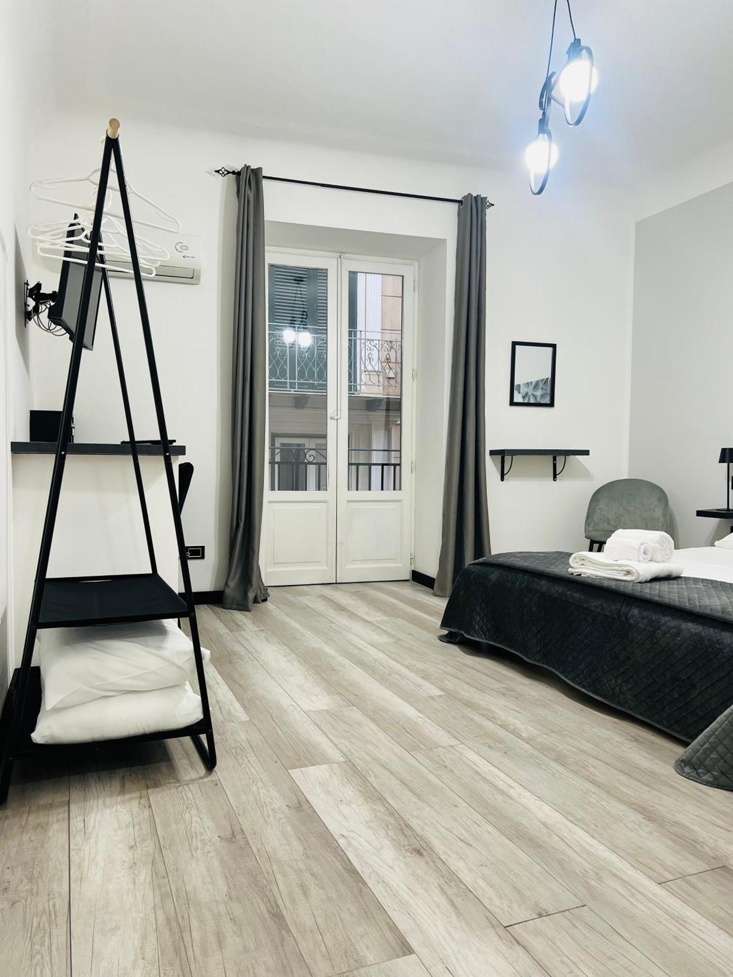 Bibi Rooms And Suite Palermo Exterior foto